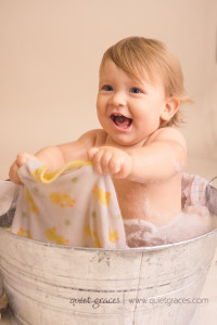 Cake smash bath with baby boy in Greenville SC