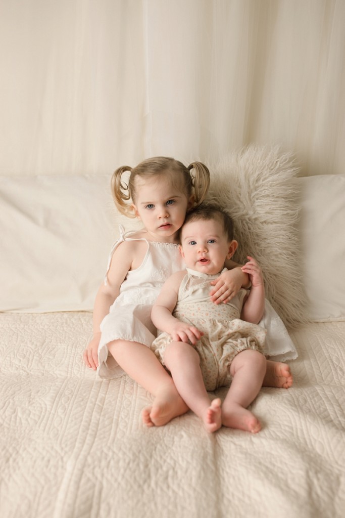 http://www.quietgraces.com/blog/greenville-sc-newborn-photography/preparing-a-young-child-for-a-photography-session